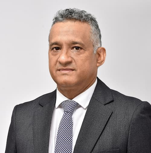 Retrato oficial do Ministro da Planificação e Desenvolvimento